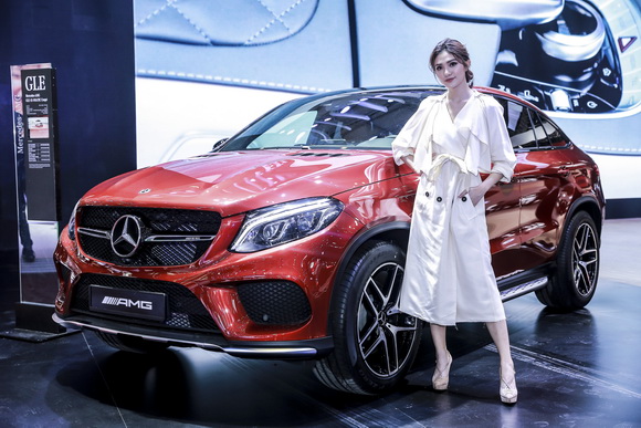 Vietnam Motor Show 2018, Mercedes-Benz, Hoa hậu H’Hen Niê